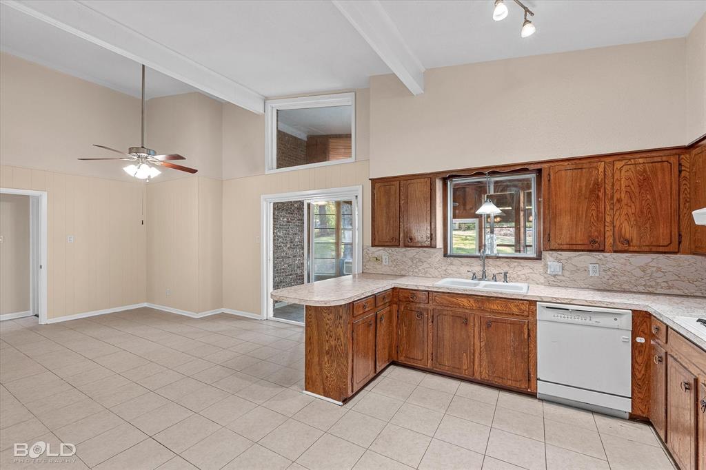 Haughton, Louisiana 71037, United States, 3 Bedrooms Bedrooms, ,2 BathroomsBathrooms,Residential,Active,240632