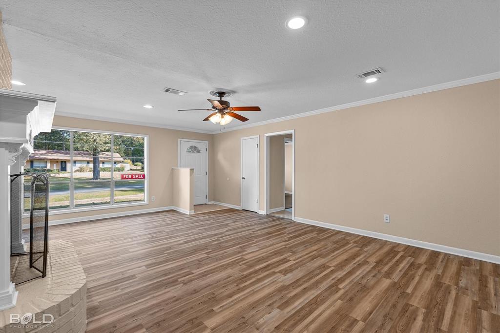 Haughton, Louisiana 71037, United States, 3 Bedrooms Bedrooms, ,2 BathroomsBathrooms,Residential,Active,240632