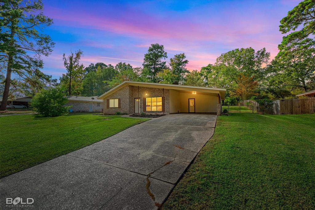 Haughton, Louisiana 71037, United States, 3 Bedrooms Bedrooms, ,2 BathroomsBathrooms,Residential,Active,240632