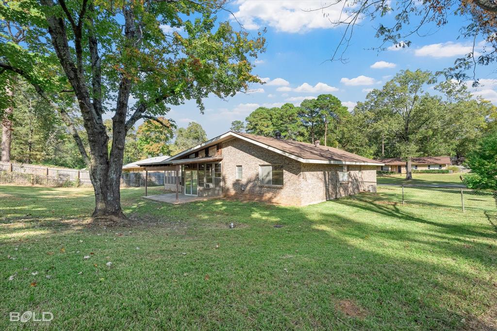 Haughton, Louisiana 71037, United States, 3 Bedrooms Bedrooms, ,2 BathroomsBathrooms,Residential,Active,240632