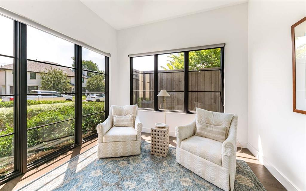 6621 Del Norte Lane