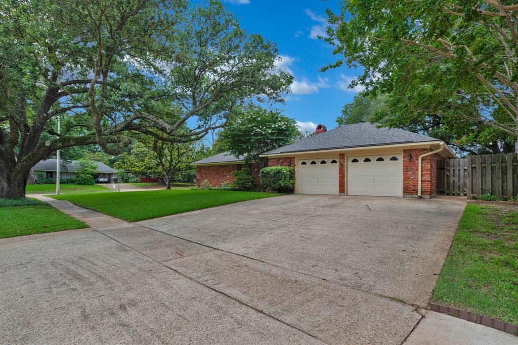 Shreveport, Louisiana 71105, United States, 4 Bedrooms Bedrooms, ,3 BathroomsBathrooms,Residential,Active,153784