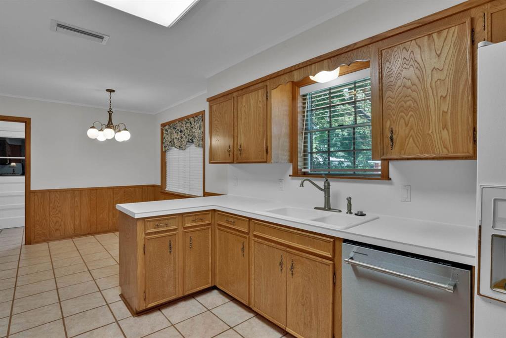 Shreveport, Louisiana 71105, United States, 4 Bedrooms Bedrooms, ,3 BathroomsBathrooms,Residential,Active,153784