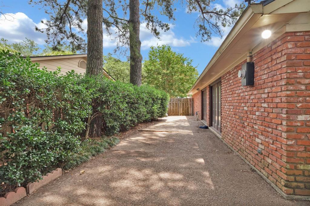 Shreveport, Louisiana 71105, United States, 4 Bedrooms Bedrooms, ,3 BathroomsBathrooms,Residential,Active,153784