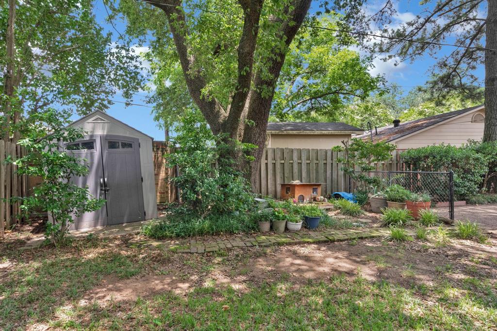 Shreveport, Louisiana 71105, United States, 4 Bedrooms Bedrooms, ,3 BathroomsBathrooms,Residential,Active,153784