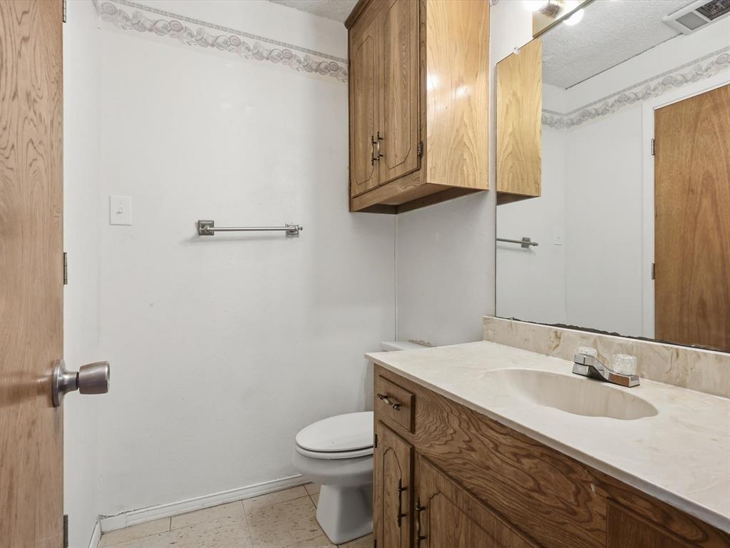 A0448 - Commercial Sale