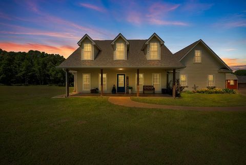 Photo of 155 RS County Road, Emory, TX 75440 (MLS # 21261650)