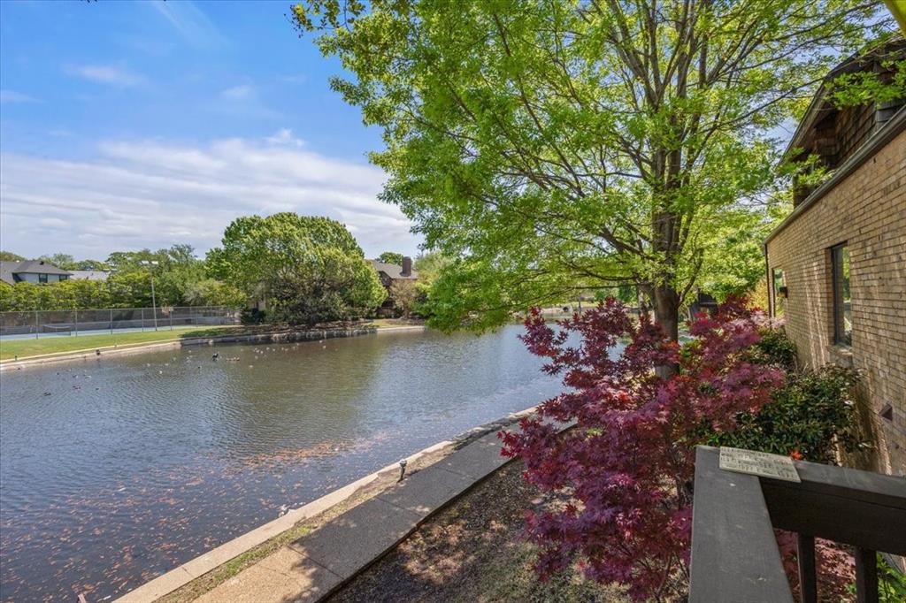 4223 Clear Lake Circle