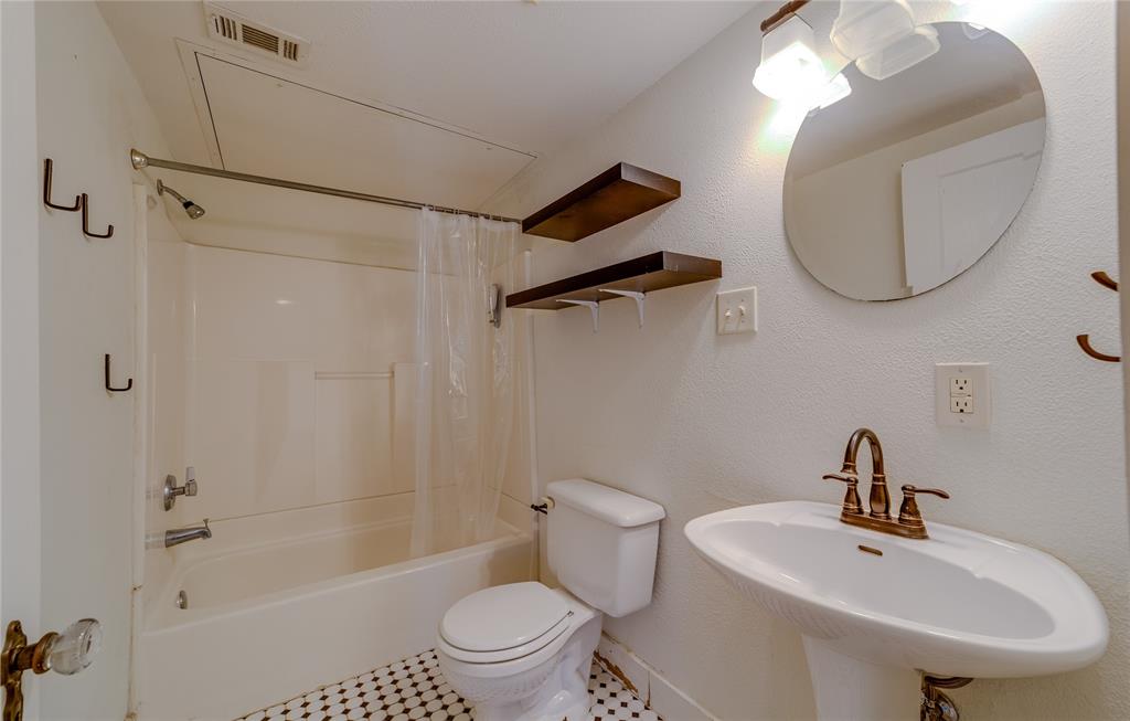 Mistletoe Heights Add - Residential Lease