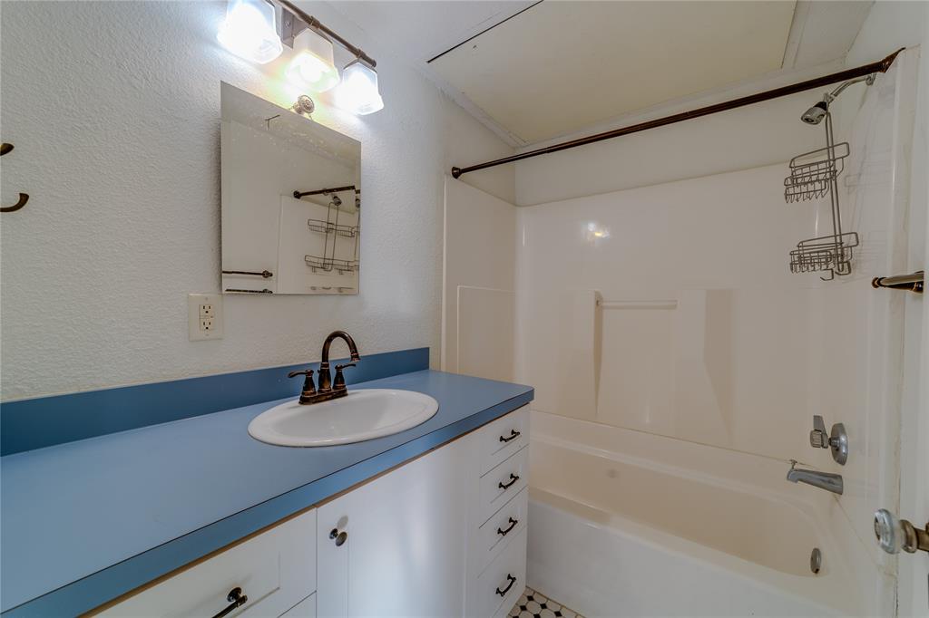 Mistletoe Heights Add - Residential Lease