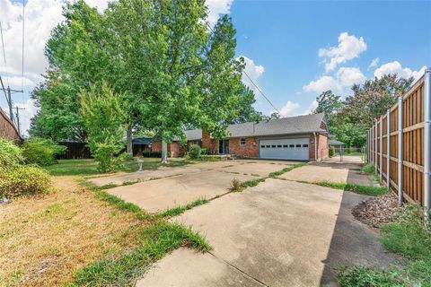 A home in Farmers Branch