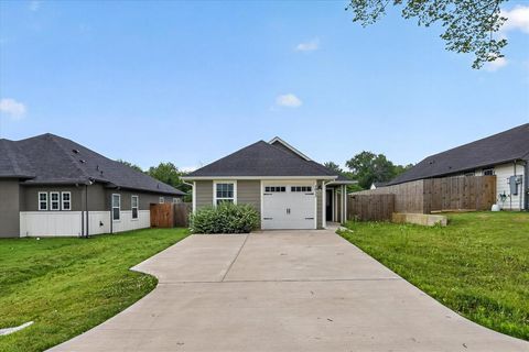 1032 Ray Drive Denison TX 75020