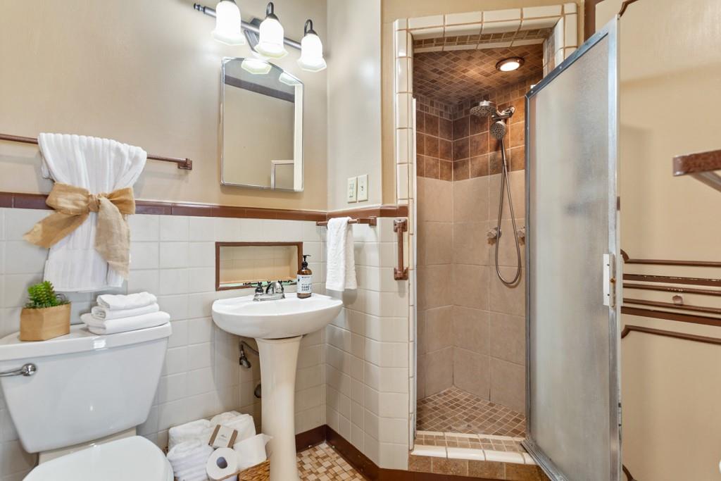 CITY OF LINDALE - Residential