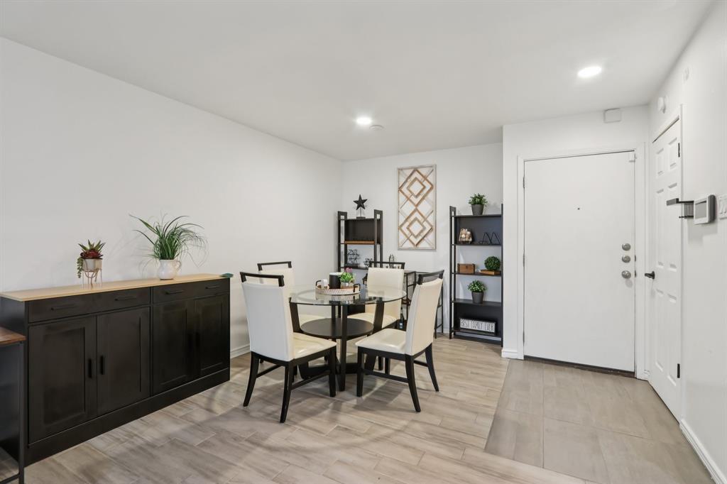 River Oaks Condos - Residential