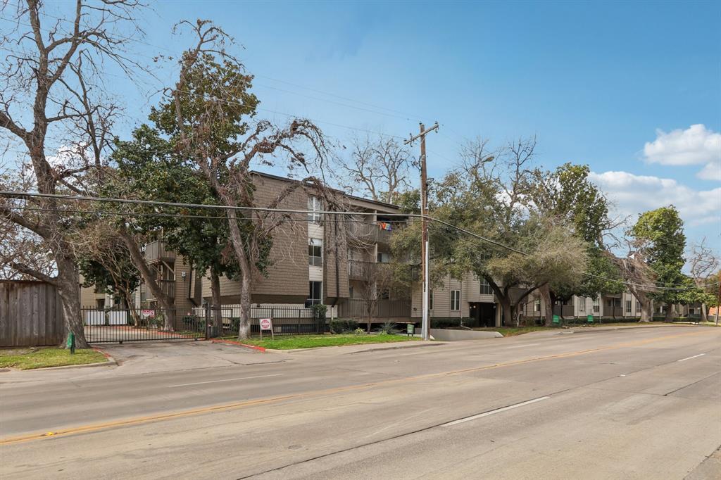 River Oaks Condos - Residential