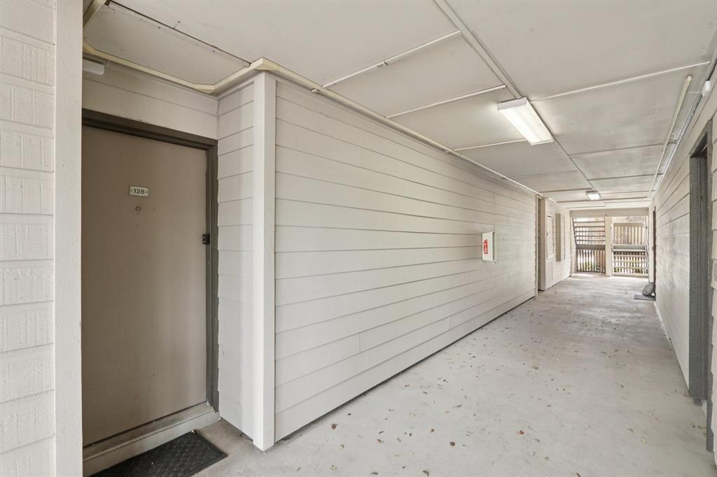 4859 Cedar Springs Road 128