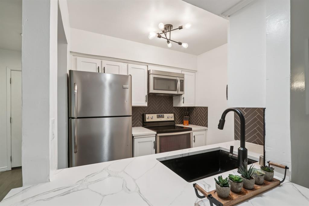 River Oaks Condos - Residential