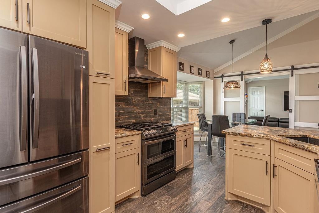 4005 Hatherly Drive