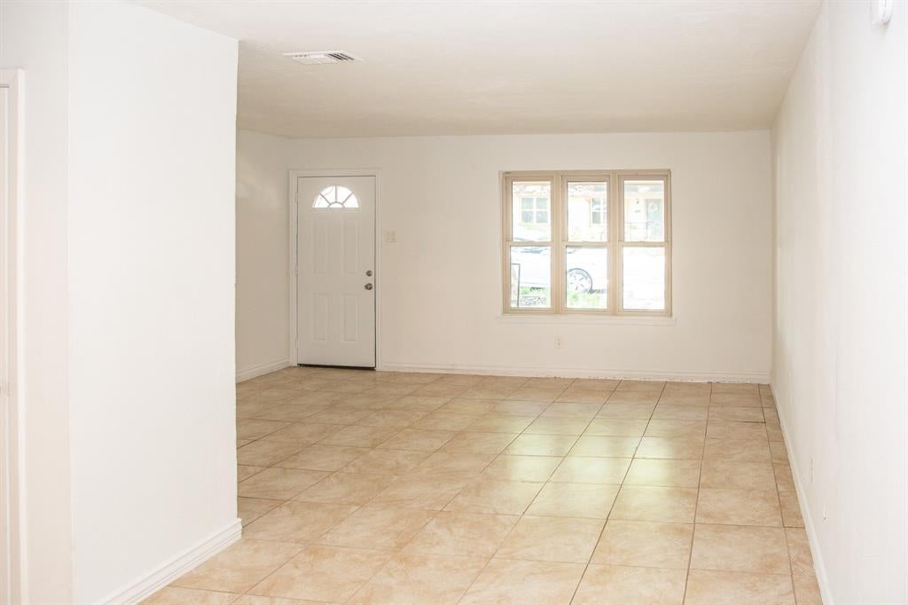 13552 Waterfall Way
