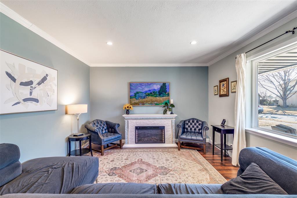 2819 Hollandale Lane