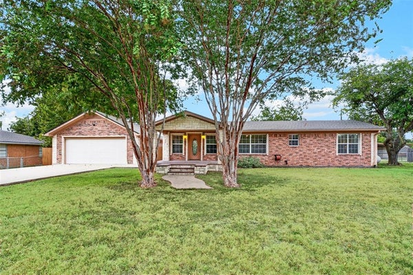 590 BOSQUE LN, MCGREGOR, TX 76657 - Image 4e61a3e8bb73bf16b10a6f429c190b8f/3135064983