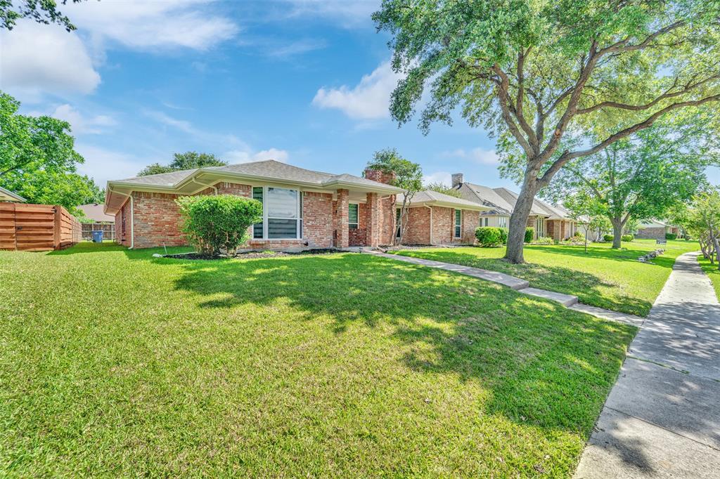 2225 Ridgewood