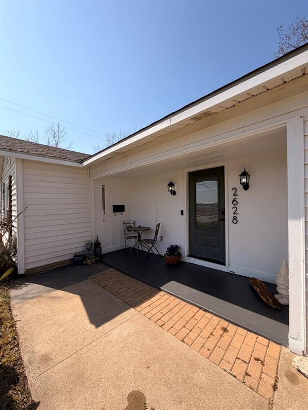 Photo of 2628 Cravens Road, Fort Worth, TX 76112 (MLS # 21165982)