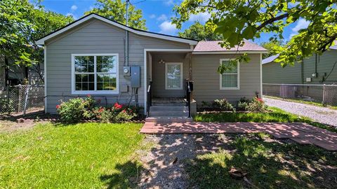 Photo of 1415 N Luckett Street, Sherman, TX 75090 (MLS # 21329699)