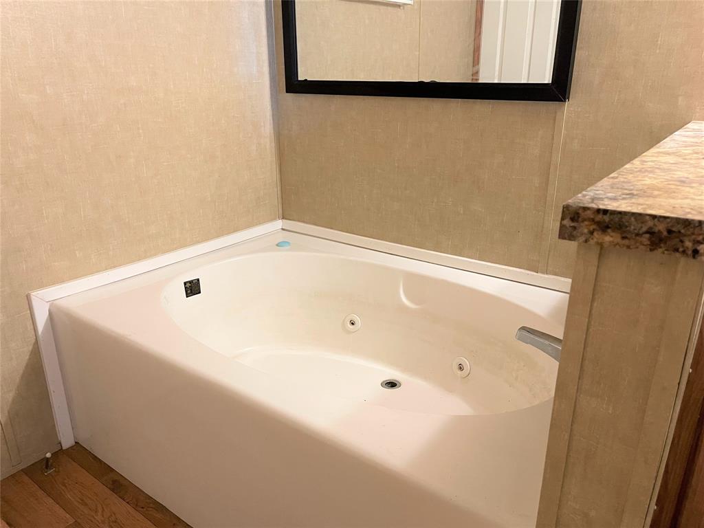 M DECANTONA, A-7 - Residential