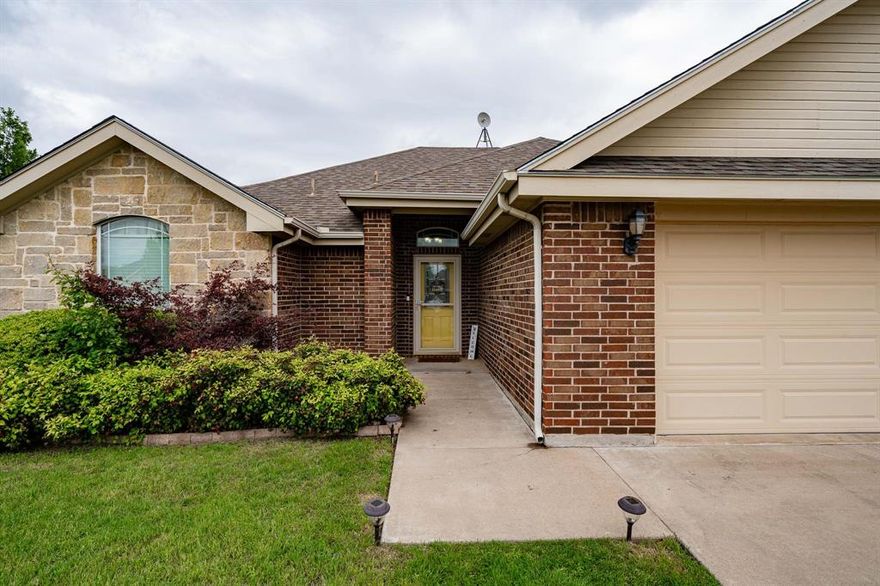 Beautiful home in the Indian Wells subdivision, in Wylie ISD. Move in Ready with numerous updates throughout. This three bedroom, two bath home features an open floor plan and a split bedroom arrangement. The kitchen cabinets have been newly painted and have so much natural lighting.  
The primary suit offers an oversized 5x5 walk in shower.  Covered back porch and a large back yard makes this home perfect for entertaining or family enjoyment. This is a Must See!

*Buyer and buyers agent to verify all measurements and schools