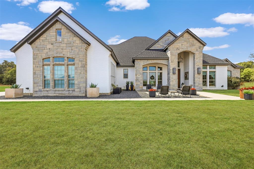 Photo of 133 Heritage Springs Drive, Brock, TX 76087 (MLS # 21391590)