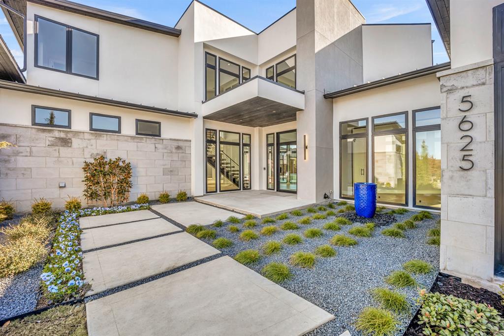 5625 Winnie Drive