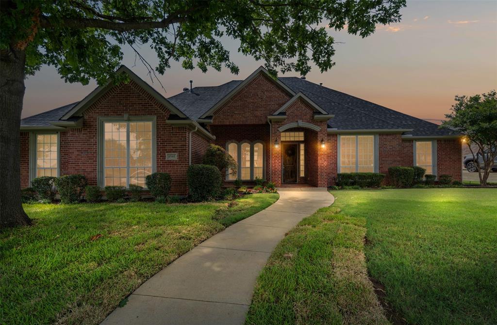 1501 Leaning Oak Lane