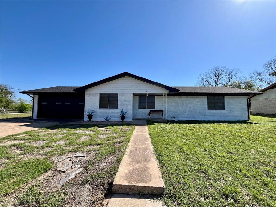 Come check out this cute 3 bedroom 2 bath home on .5 acre corner lot. This home was built in 1975 but totally remodeled along with new roof and exterior paint just recently, also new water heater and Central heat and air.
