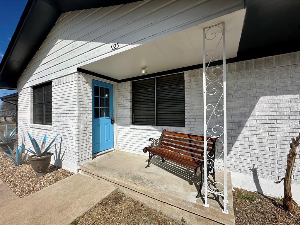 925 N Kirk Street