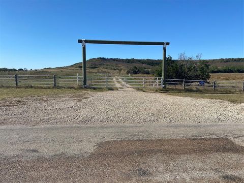2423 N State Highway 16 Strawn TX 76475