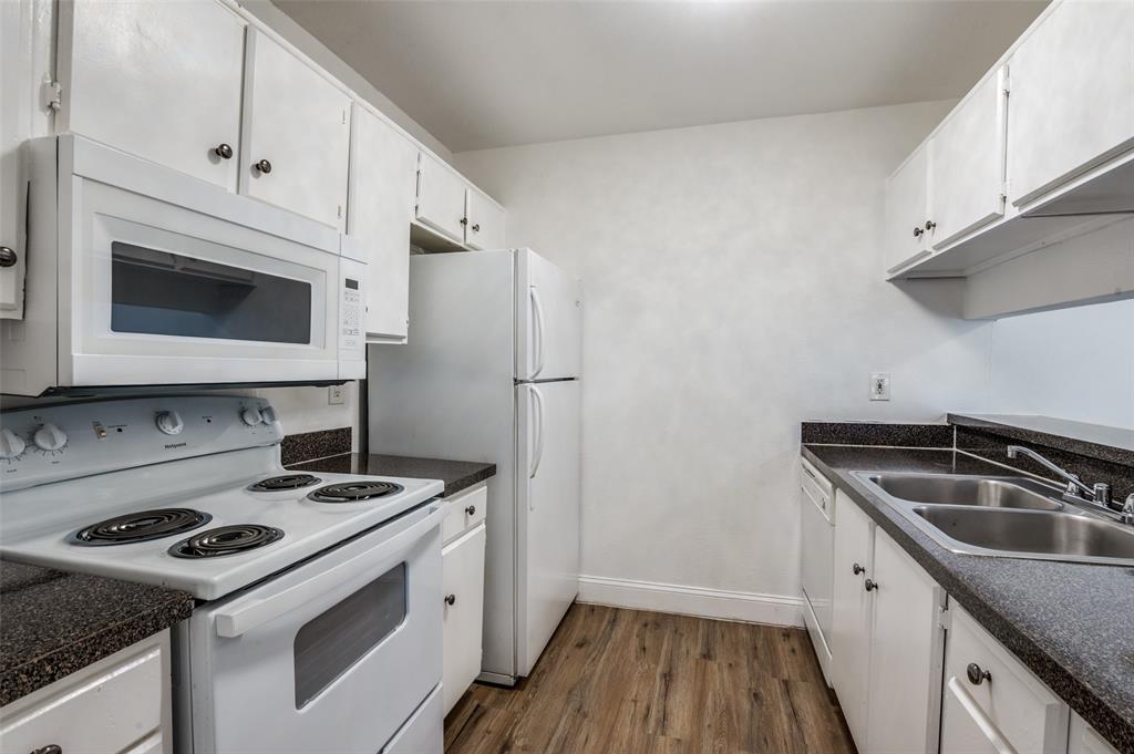 Trinity Mdws Condos Bldg 2 - Residential Lease