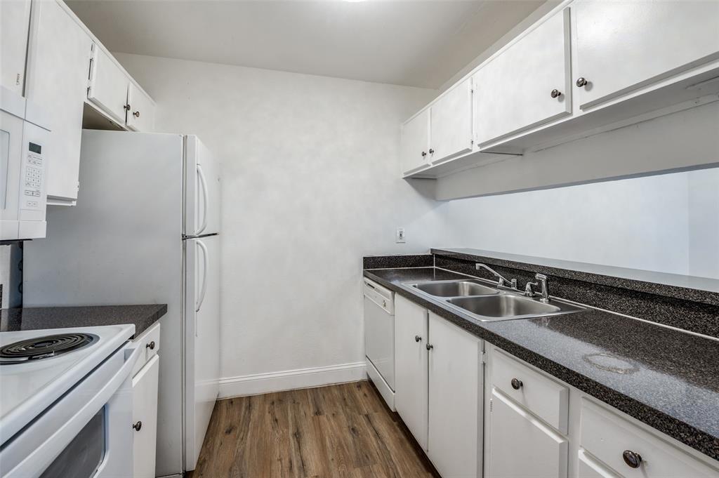 Trinity Mdws Condos Bldg 2 - Residential Lease