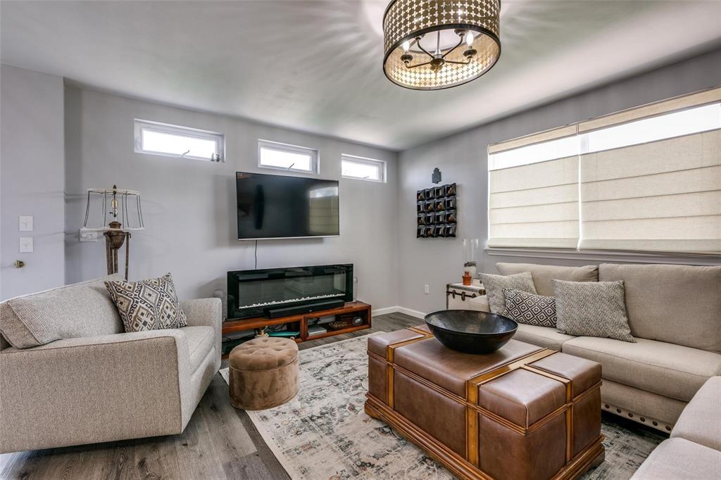 Forney Rev - Commercial Lease