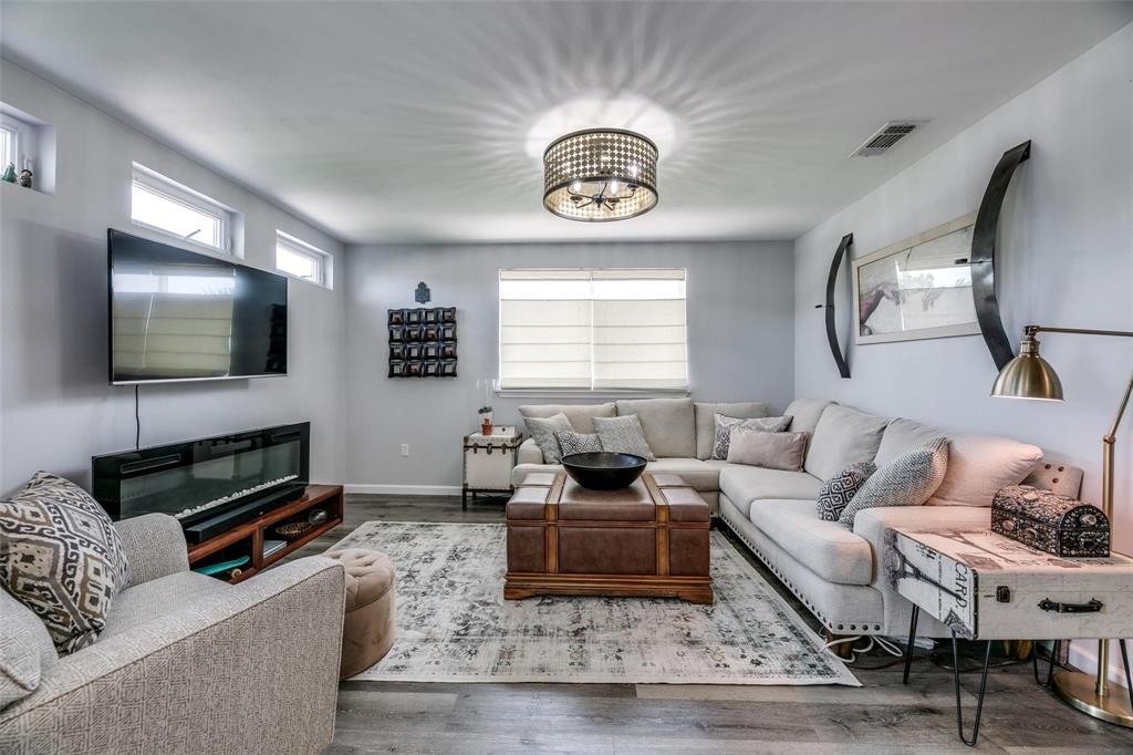 Forney Rev - Commercial Lease