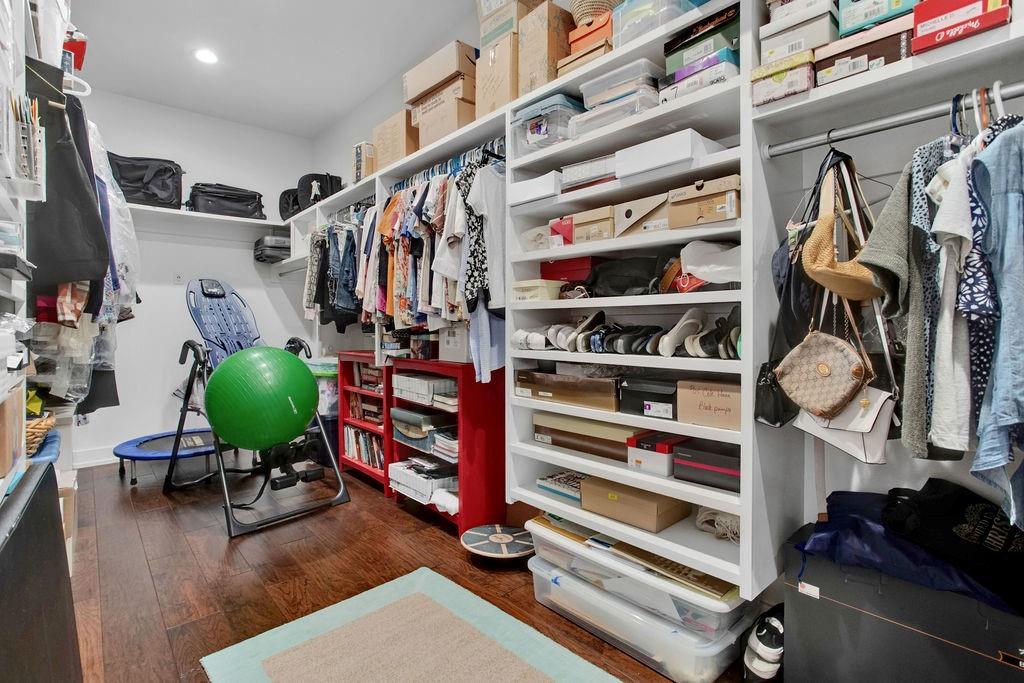 HIDEAWAY - Residential