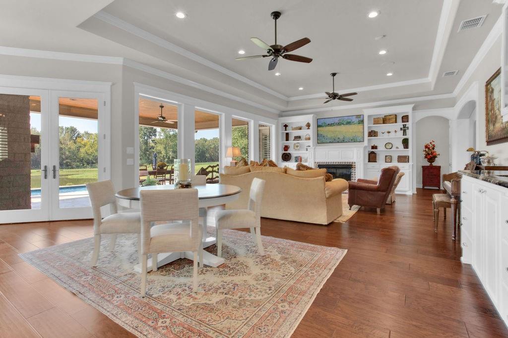 HIDEAWAY - Residential