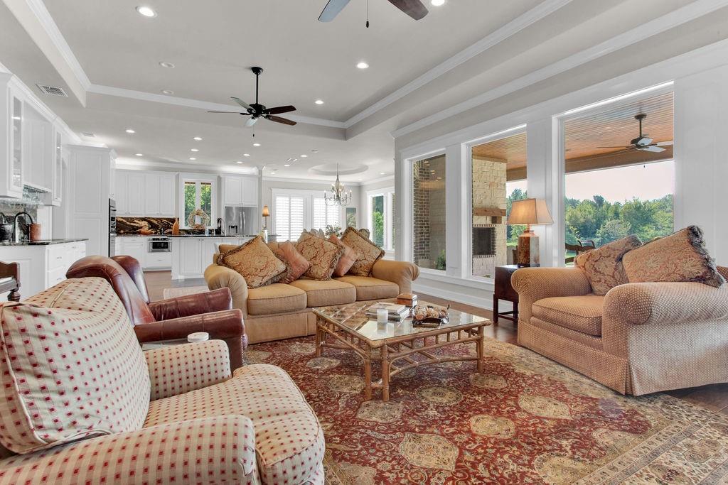 HIDEAWAY - Residential