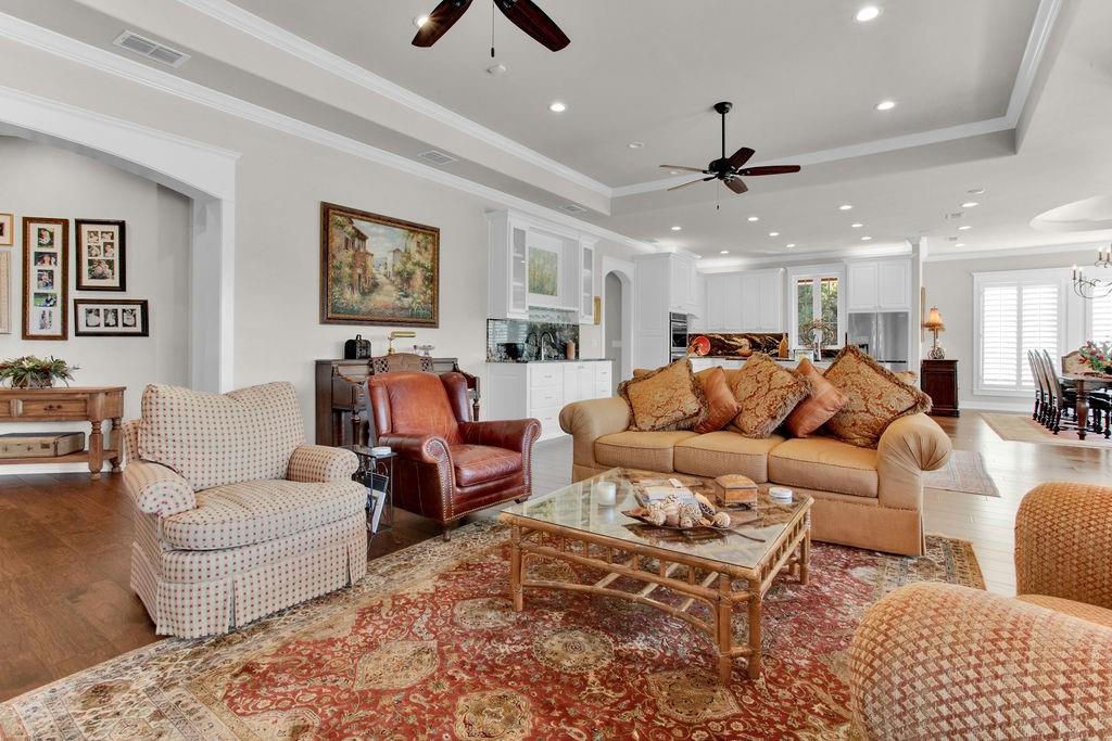 HIDEAWAY - Residential