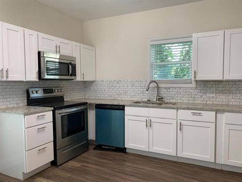 Photo of 2222 W BOND Street, Denison, TX 75020 (MLS # 21322805)