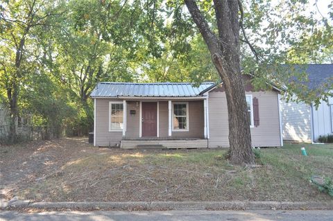 A home in Sulphur Springs