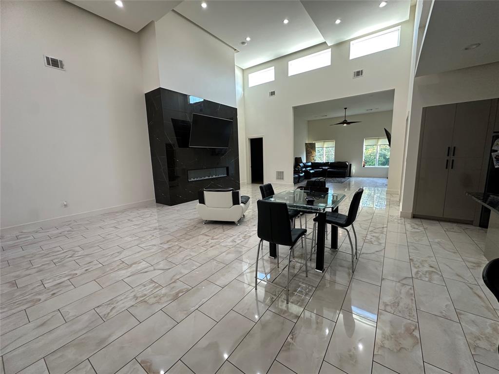 2513 Town View Drive 1792
