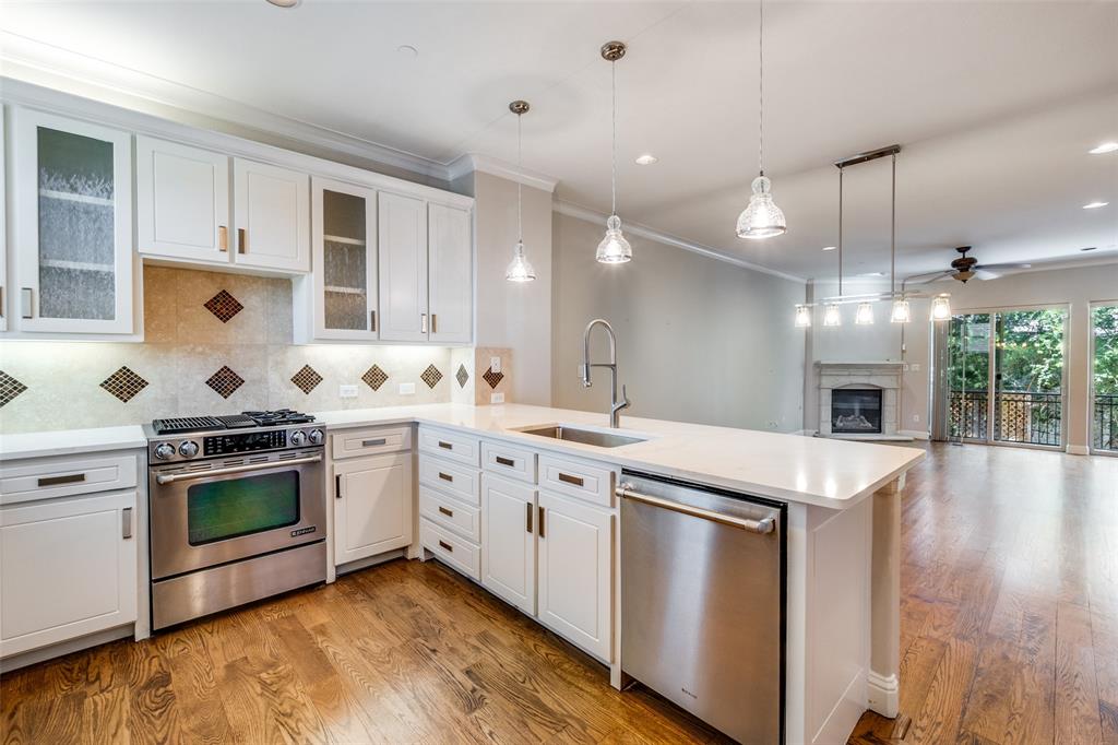 Richmond At Lakewood Condos - Residential