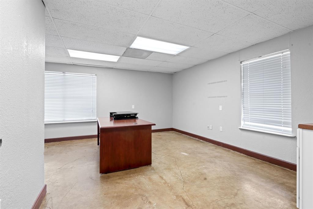 4 Paws Add - Commercial Sale