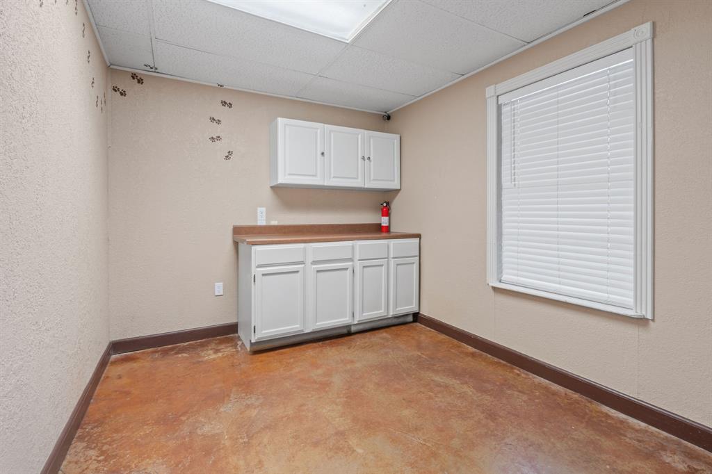 4 Paws Add - Commercial Sale